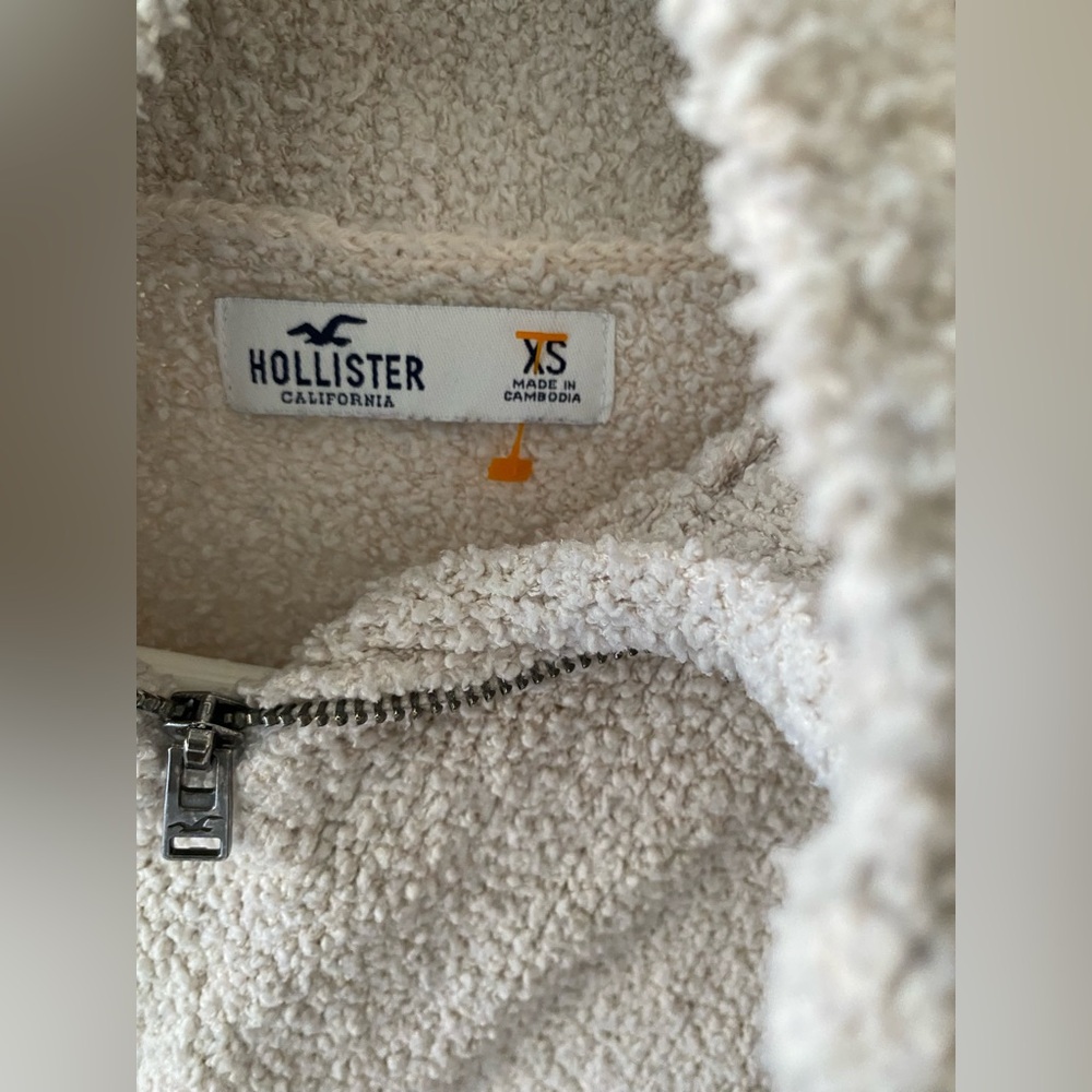 Hollister Co. Women's Ivory Sweatshirt - XS - Picture 2 of 7